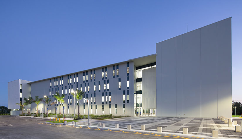 Broward-College-FIU-photo-by-Robin-Hill-(c)-HI-RES-(2)