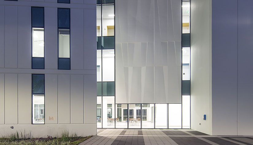 Broward-College-FIU-photo-by-Robin-Hill-(c)-HI-RES-(3)